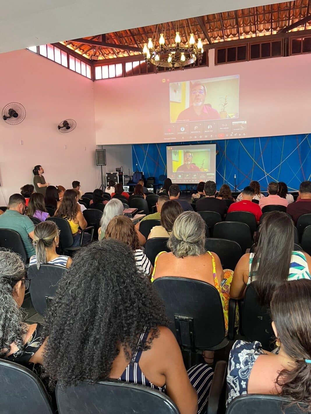 FUNDEB: Práticas de redistribuição dos recursos vinculados à educação para servidores da SEME com o presidente nacional da Undime