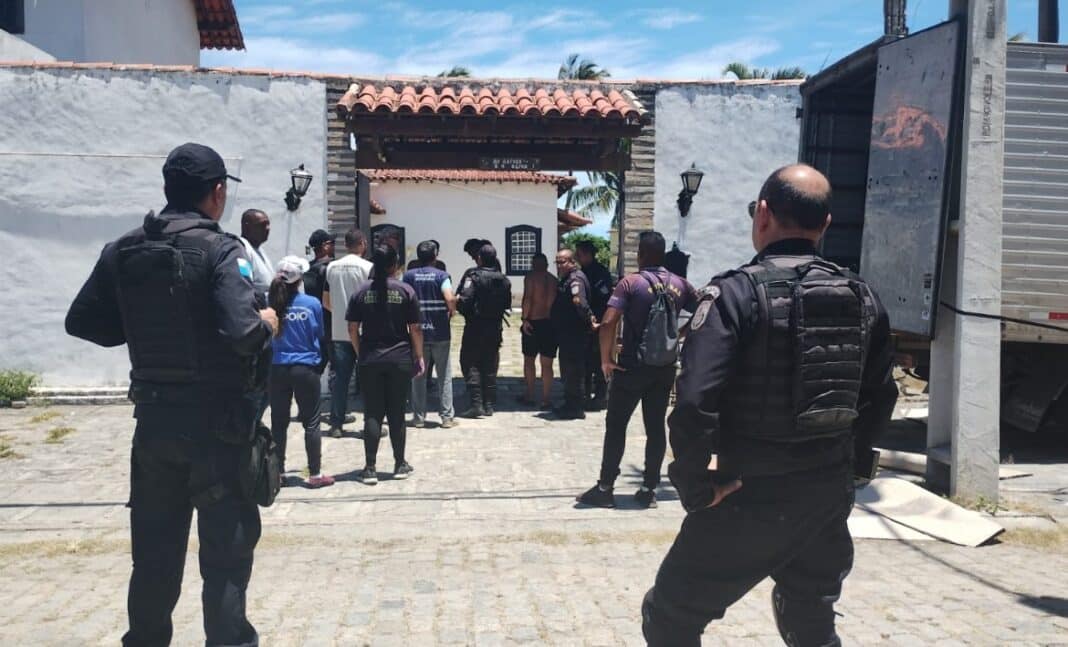 Prefeitura de Cabo Frio interdita evento não autorizado no bairro Ogiva