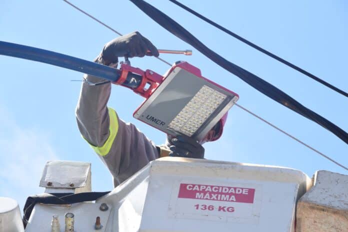Prefeitura segue com revitalização do sistema de iluminação pública