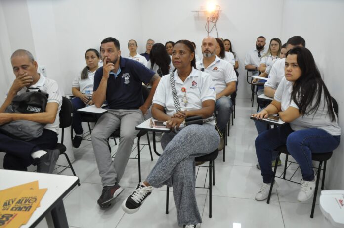 Saúde oferece capacitação sobre a dengue aos profissionais do programa Melhor em Casa
