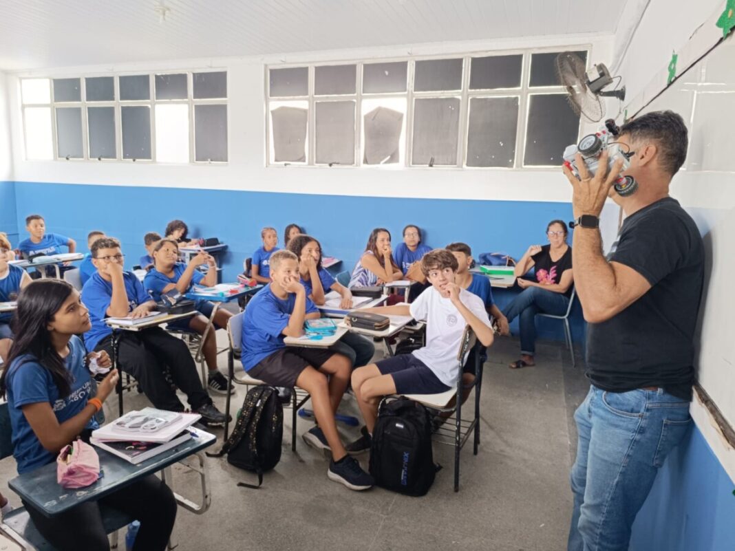 Alunos do 6º ano da Escola Municipal Prof. Edilson Duarte, em Cabo Frio, terão aulas de robótica