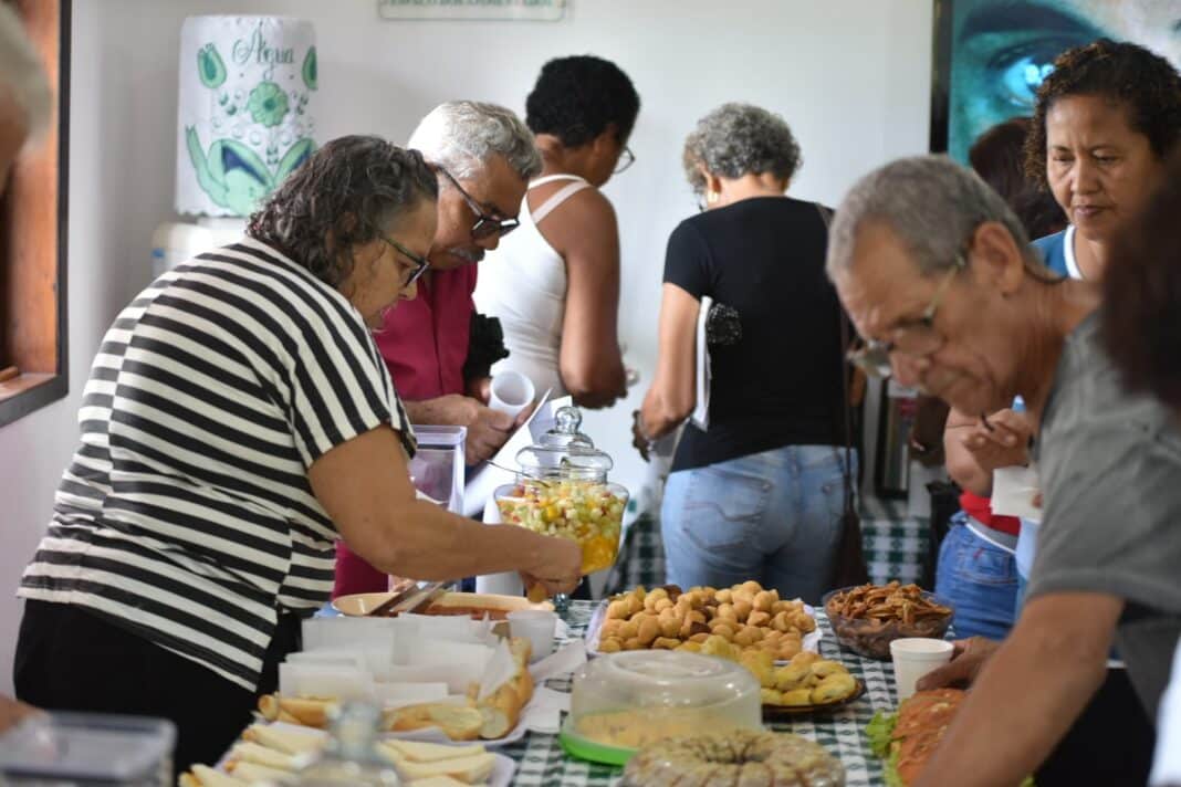 Café da manhã musical reúne aposentados e pensionistas no Instituto de Seguridade Social de Maricá