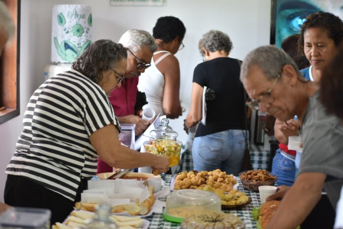 Café da manhã musical reúne aposentados e pensionistas no Instituto de Seguridade Social de Maricá