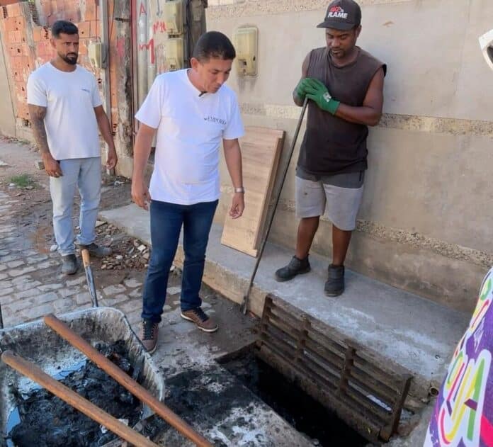 Manoel Corrêa e bairros próximos recebem mutirão de limpeza de bueiros