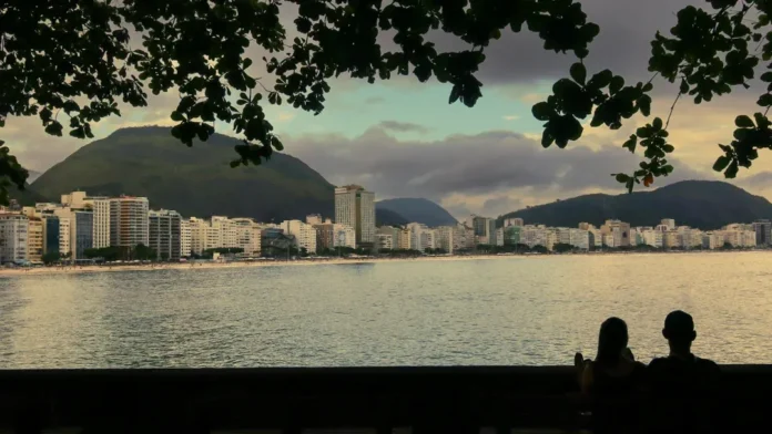 Segunda-feira (24/03) com previsão de pancadas de chuva a partir da tarde, na cidade do Rio de Janeiro