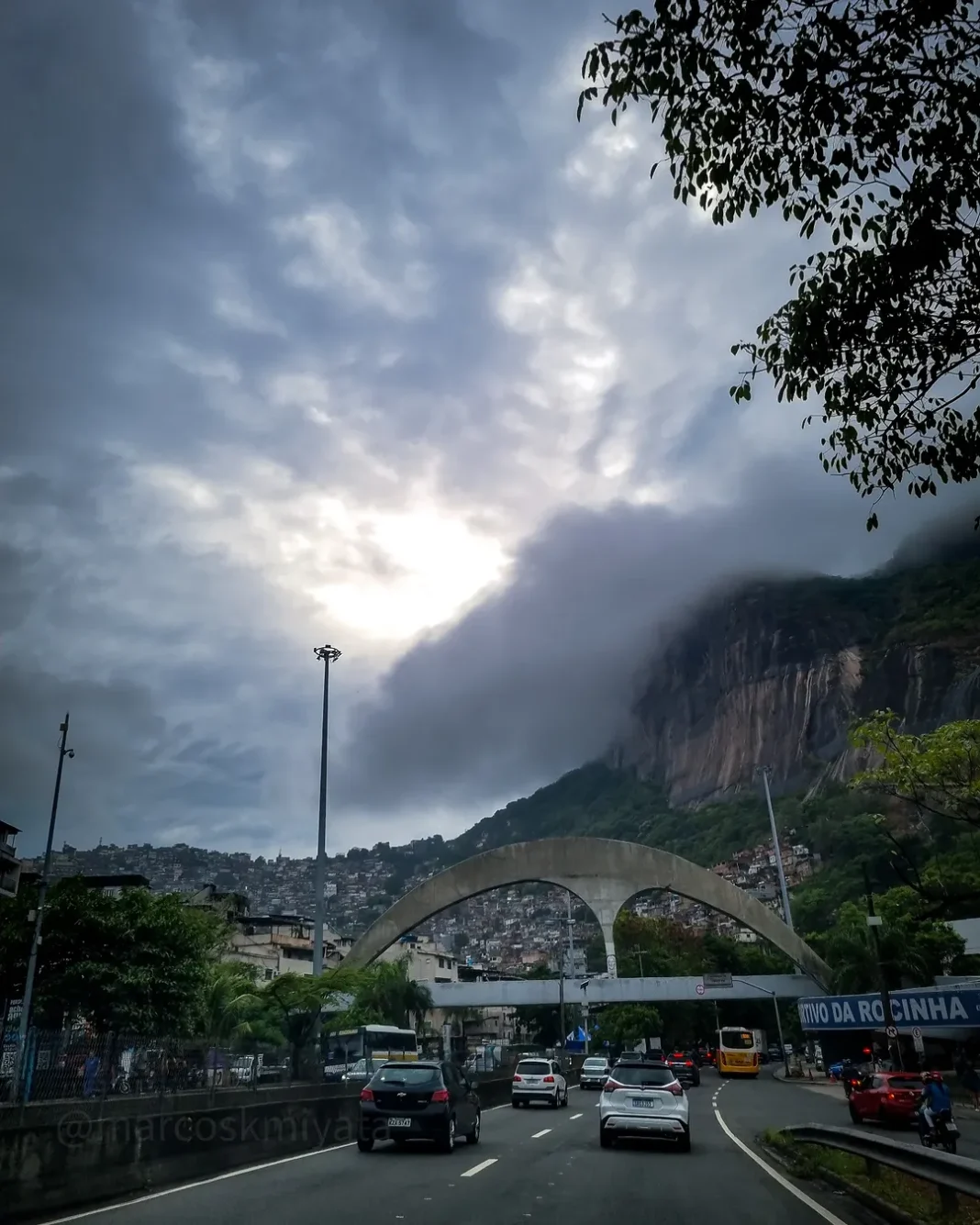 Terça-feira (25/03) de céu nublado e possibilidade de pancadas de chuva a partir da tarde na cidade do Rio