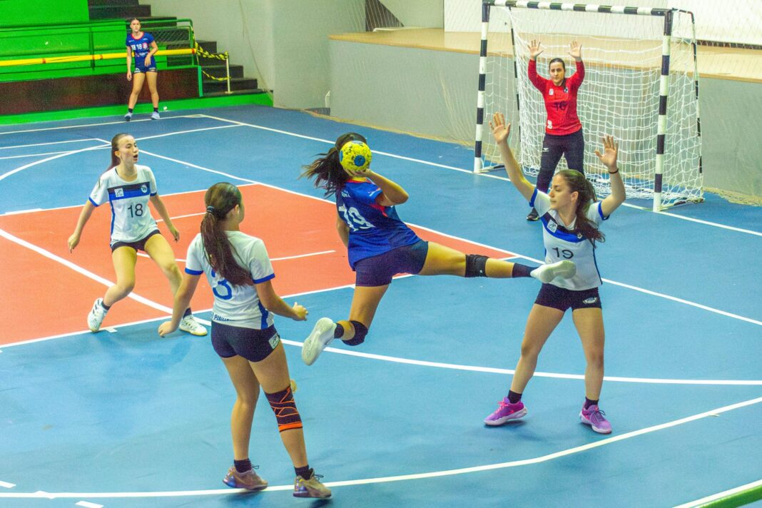 Alunos do projeto Maricá Cidade Olímpica são destaques da etapa do Arujá Handebol Cup