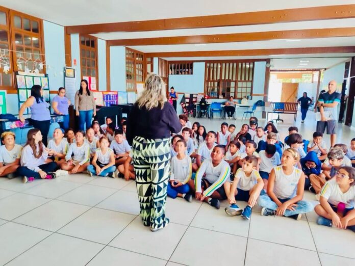 Desenvolvimento Social participa de Roda de conversa sobre bullying na Escola Mudinho, no bairro Rasa