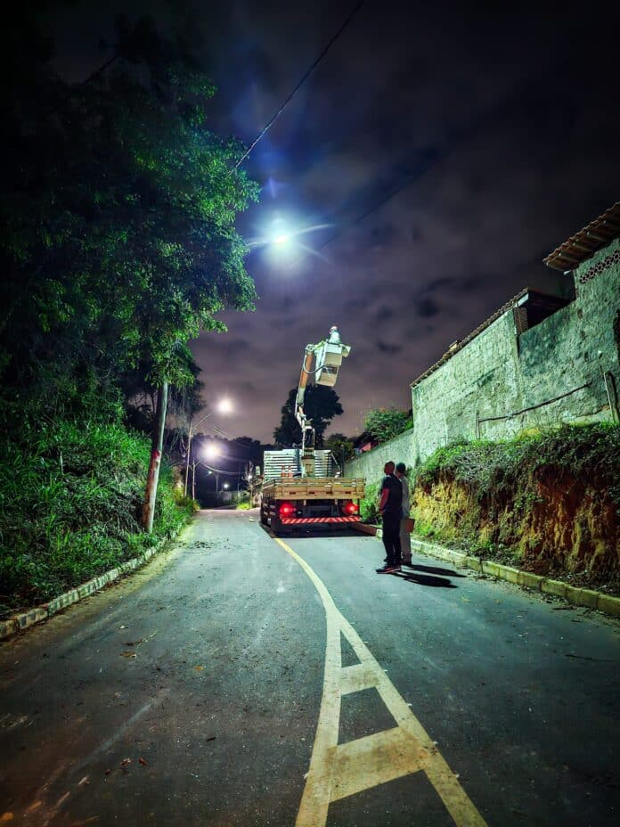 Maricá leva projeto de iluminação pública para ruas de Santa Paula