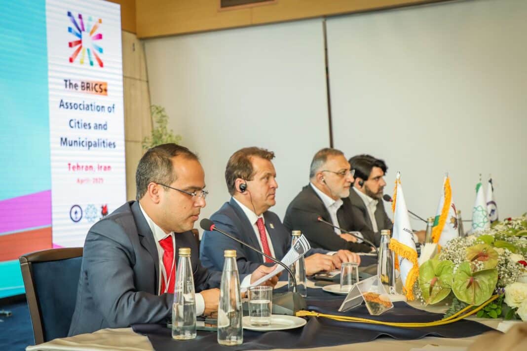 Maricá participa do BRICS+, no Irã, e destaca importância do protagonismo das cidades