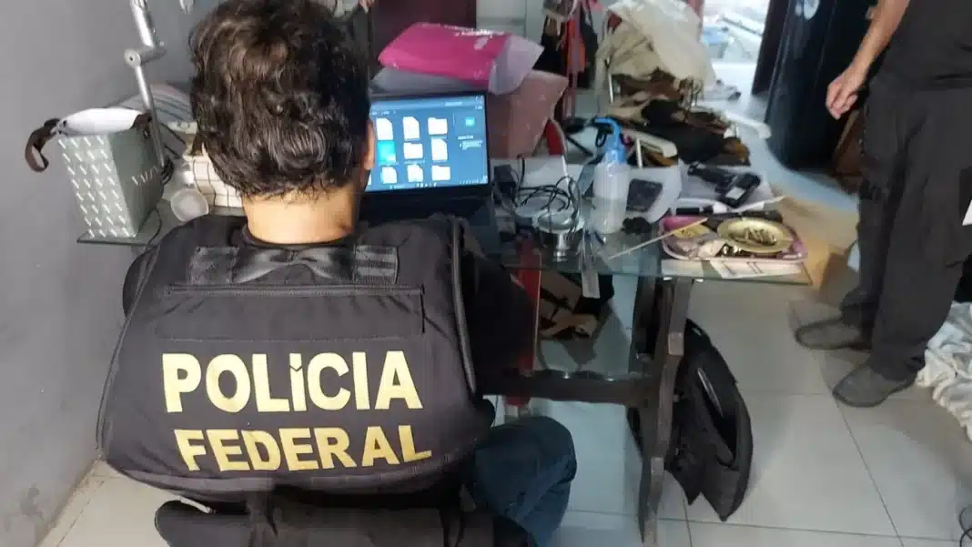 Polícia Federal deflagra operação contra fraude bancária em Arraial do Cabo, Búzios e Niterói