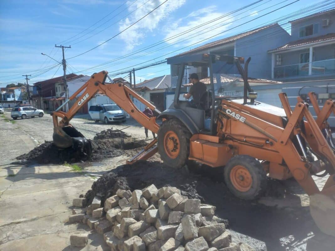 Prefeitura de Cabo Frio realiza obras na rede de drenagem do Jardim Caiçara