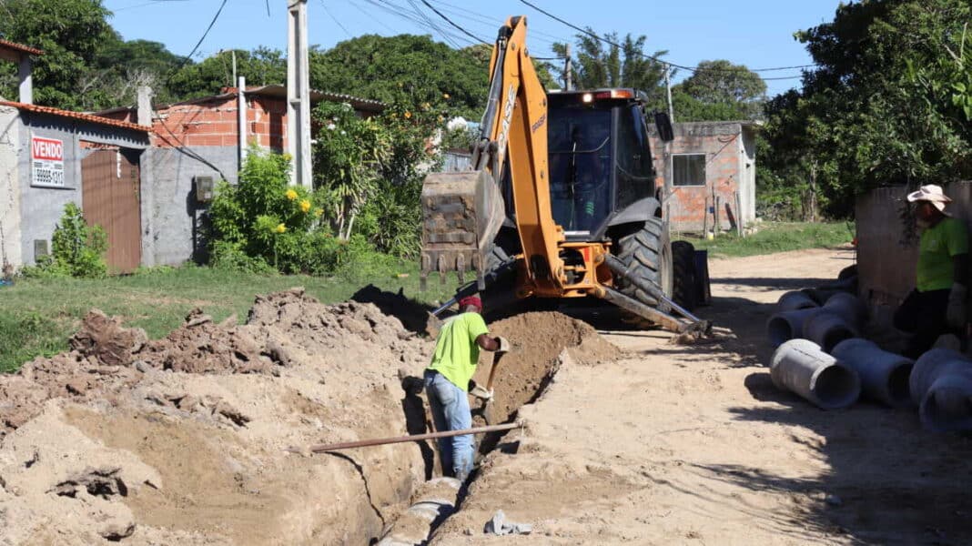 Prefeitura realiza obra de manilhamento no bairro Jardim Primavera