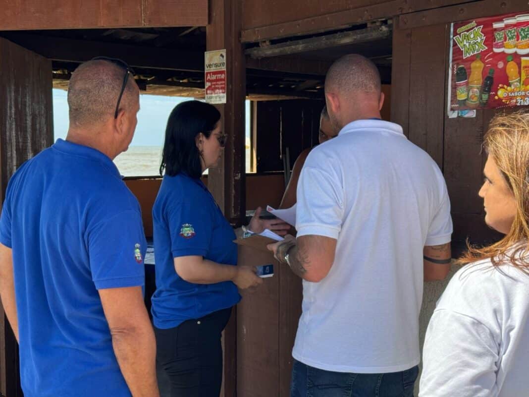 Procon Cabo Frio realiza ação educativa nas praias de Tamoios