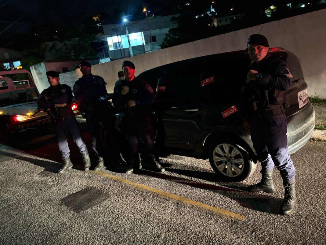 Segurança Cidadã remove carro que fazia conversão irregular em Araçatiba