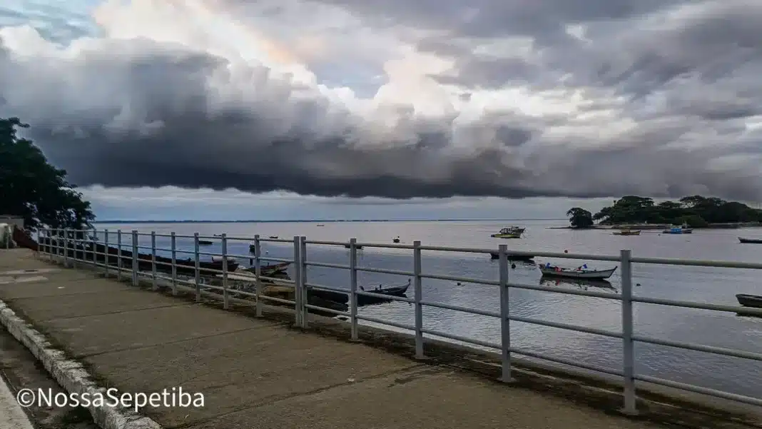 Sexta-feira (25/04) com chuva na cidade do Rio de Janeiro | Possibilidade de vento forte e raios