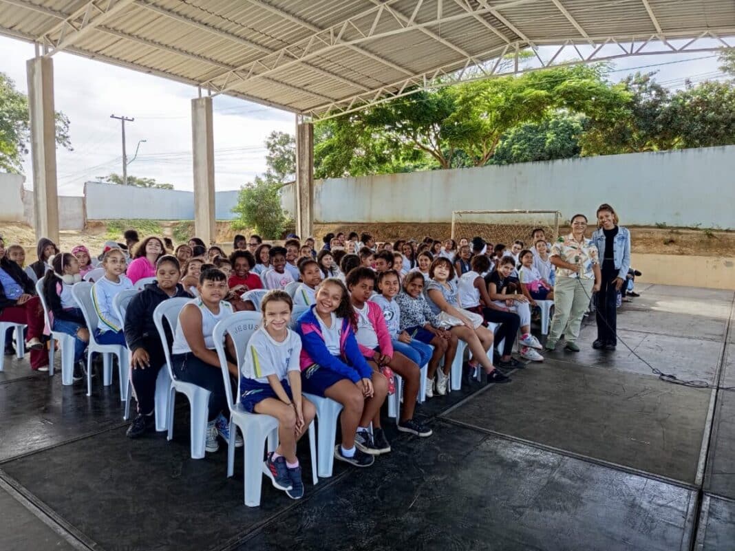 Prefeitura de Búzios realiza ação do Programa Saúde na Escola com mais de 800 crianças da Escola João José de Carvalho