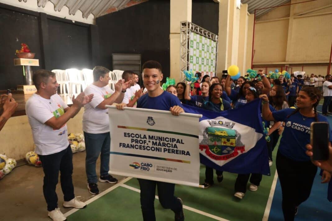 Alegria, esporte e união marcam a abertura dos Jogos Estudantis Municipais 2025 em Cabo Frio
