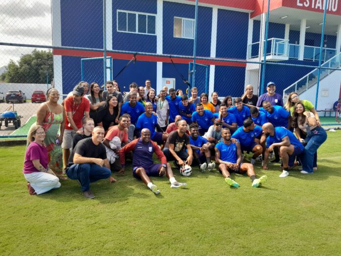 Assistidos do Centro de Atenção Integral à Família acompanham treino do Maricá Futebol Clube