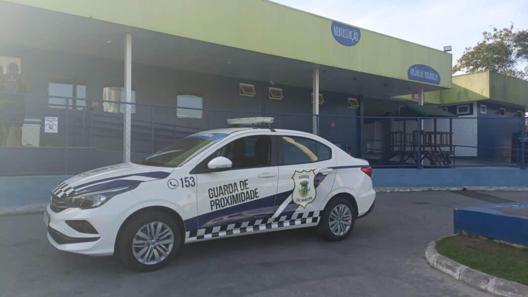Bebê de 3 meses é salvo de engasgo por GM de São Pedro da Aldeia