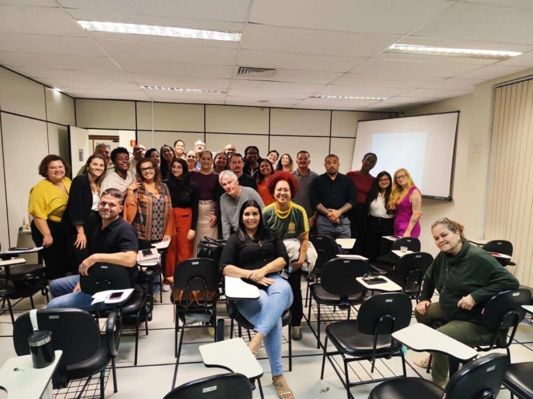 Búzios avança na preparação para implantação de grupos reflexivos para homens autores de violência