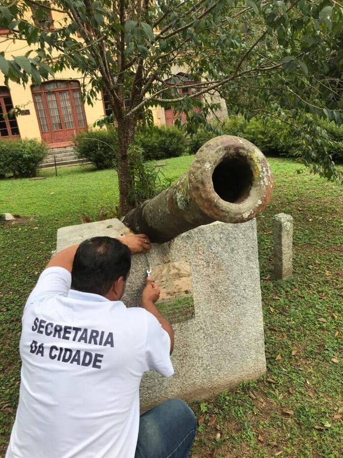 Canhão histórico do Forte São Mateus é repatriado para Cabo Frio após 72 anos