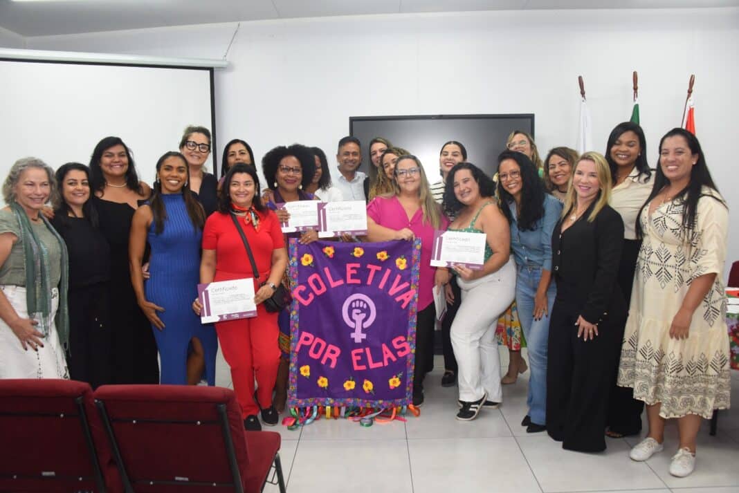 Com o apoio da Prefeitura de Maricá, 20 mulheres recebem certificado de formação em Política Feminista para a Construção Cidadã