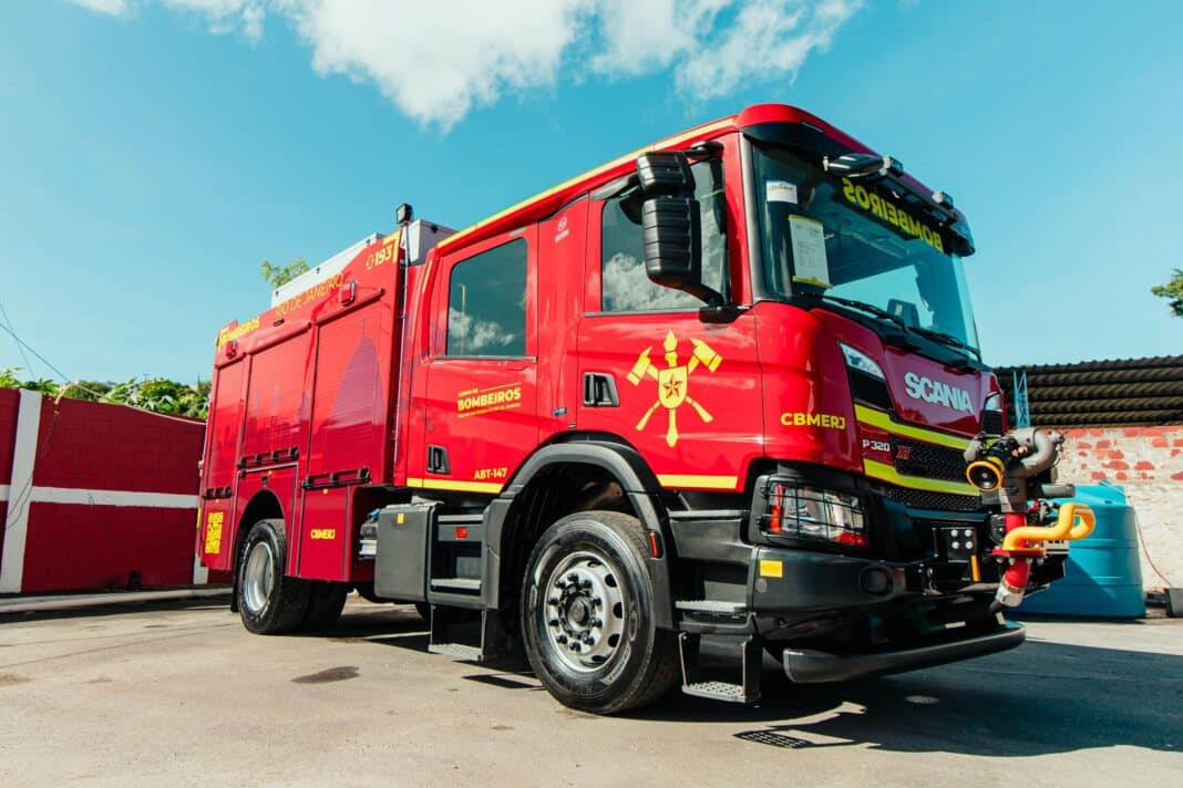 Corpo de Bombeiros de Maricá recebe veículo de última geração