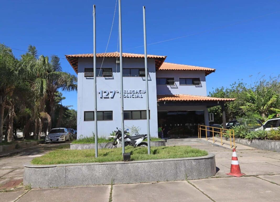 Criança de 3 anos sofre importunação sexual em Búzios; suspeito está foragido