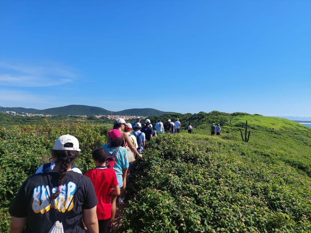 Encerramento do XVIII Workshop Nacional do Programa Bandeira Azul tem trilha ecológica, mar e muita troca de experiências no Peró