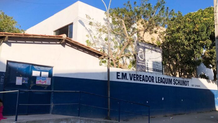 Estudante sofre choque elétrico em escola de Cabo Frio após furto de fios