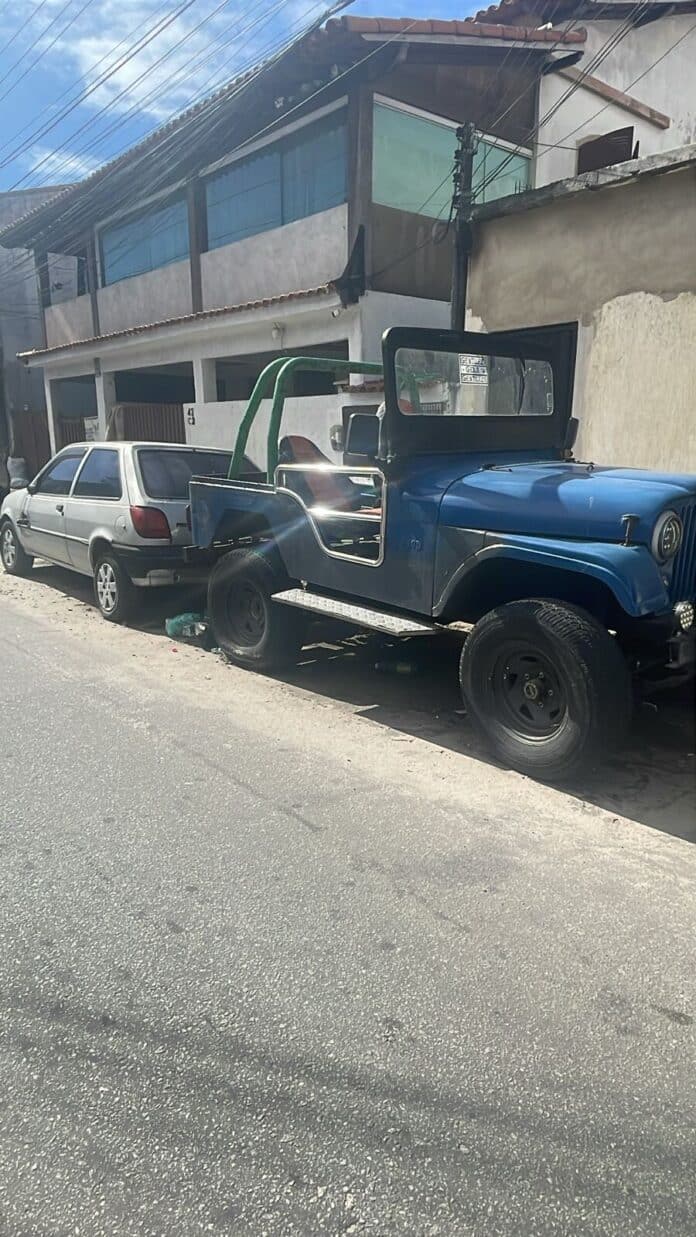 Fiscalização de Cabo Frio notifica oficina por obstrução de calçada no Jardim Caiçara
