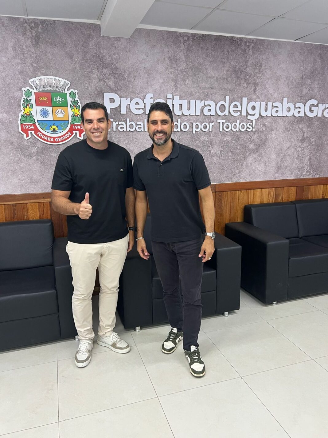 Prefeito Fabinho apresenta projetos esportivos a secretário nacional de Futebol em visita a Iguaba Grande