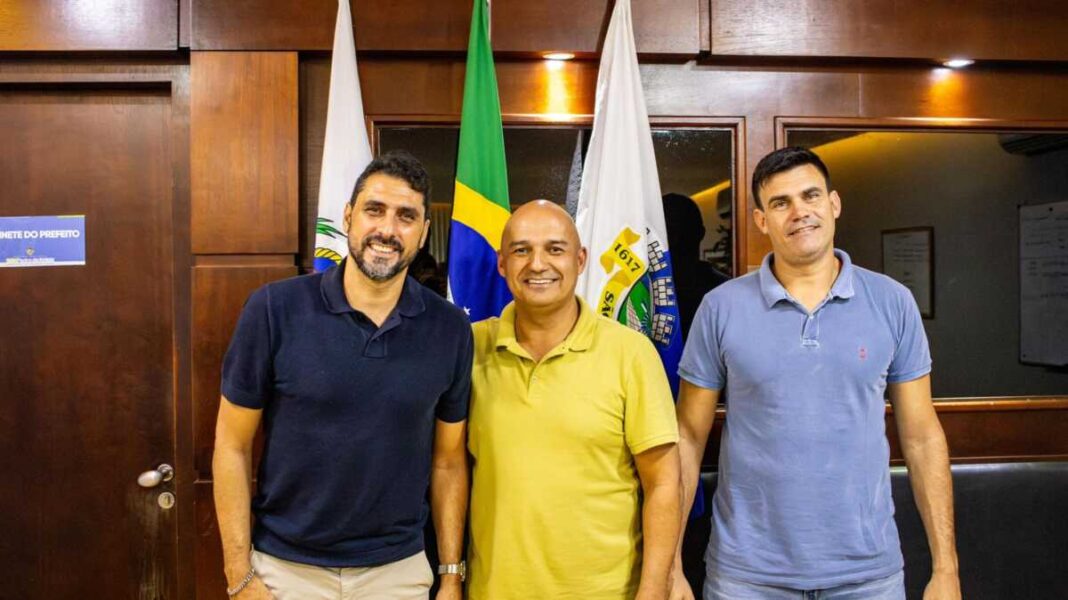 Prefeito Fábio do Pastel recebe secretário nacional de Futebol e Defesa dos Direitos do Torcedor