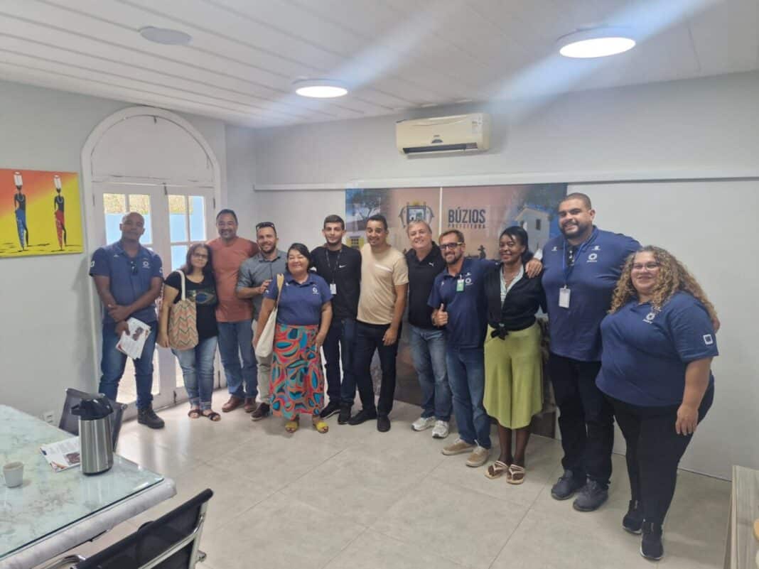 Prefeito de Búzios recebe representantes da PEA Pescarte para implantação de projeto de emprego e renda para a comunidade pesqueira local