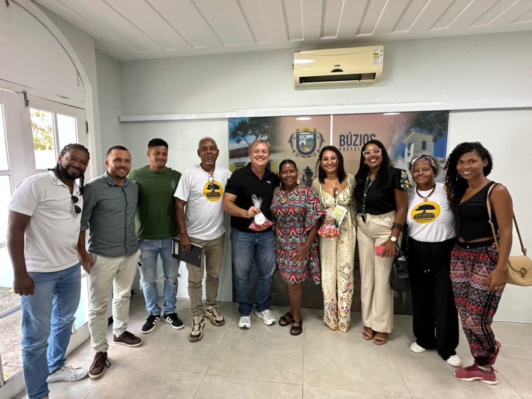 Prefeito de Búzios recebe representantes do Quilombo da Baía Formosa para alinhar ordenamento e criação do novo logradouro, denominado