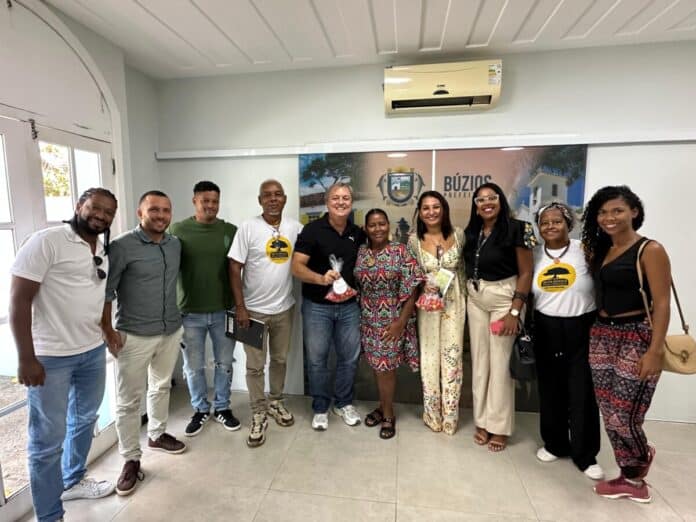 Prefeito de Búzios recebe representantes do Quilombo da Baía Formosa para alinhar ordenamento e criação do novo logradouro, denominado