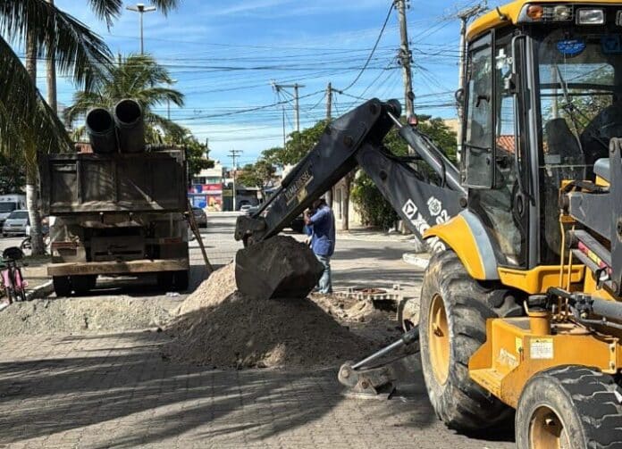 Prefeitura de Cabo Frio faz reparos na rede de drenagem na Rua das Vans, em São Cristóvão