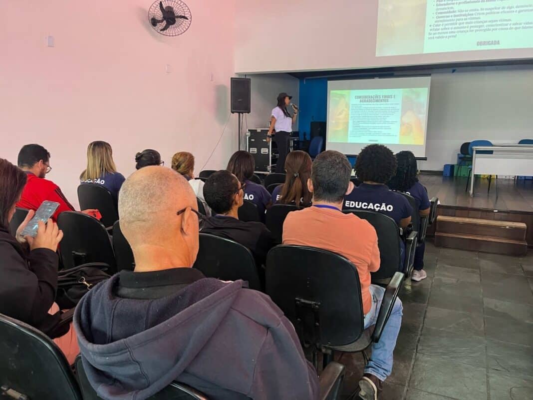 Profissionais são capacitados em Cabo Frio para combate à exploração infantil