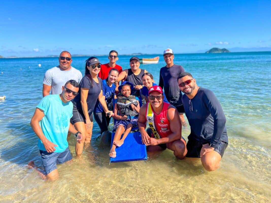 Projeto “Mar para Todos” promove inclusão na Praia da Azeda, em Búzios