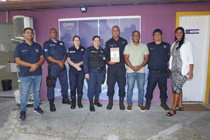 Secretário de Segurança Glaucio Moreira conhece atuação da Patrulha Maria da Penha em Armação dos Búzios e anuncia projeto “Anjos de Maria”