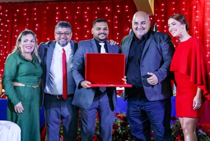Sessão solene na Câmara marca os 211 anos de Maricá com homenagens a lideranças políticas e personalidades