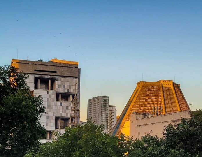 Sextou (16/05) com sol e máxima de 30ºC na cidade do Rio | Tempo segue estável até terça (20/05)