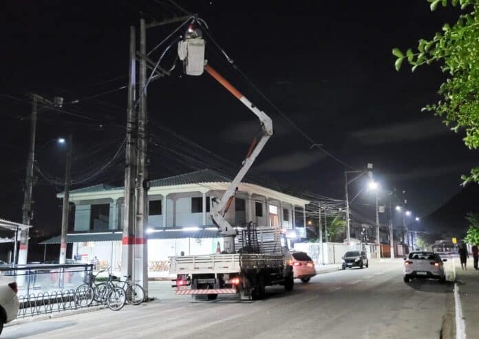 ‘Ilumina Já’ promove reparos em luminárias de São José do Imbassaí