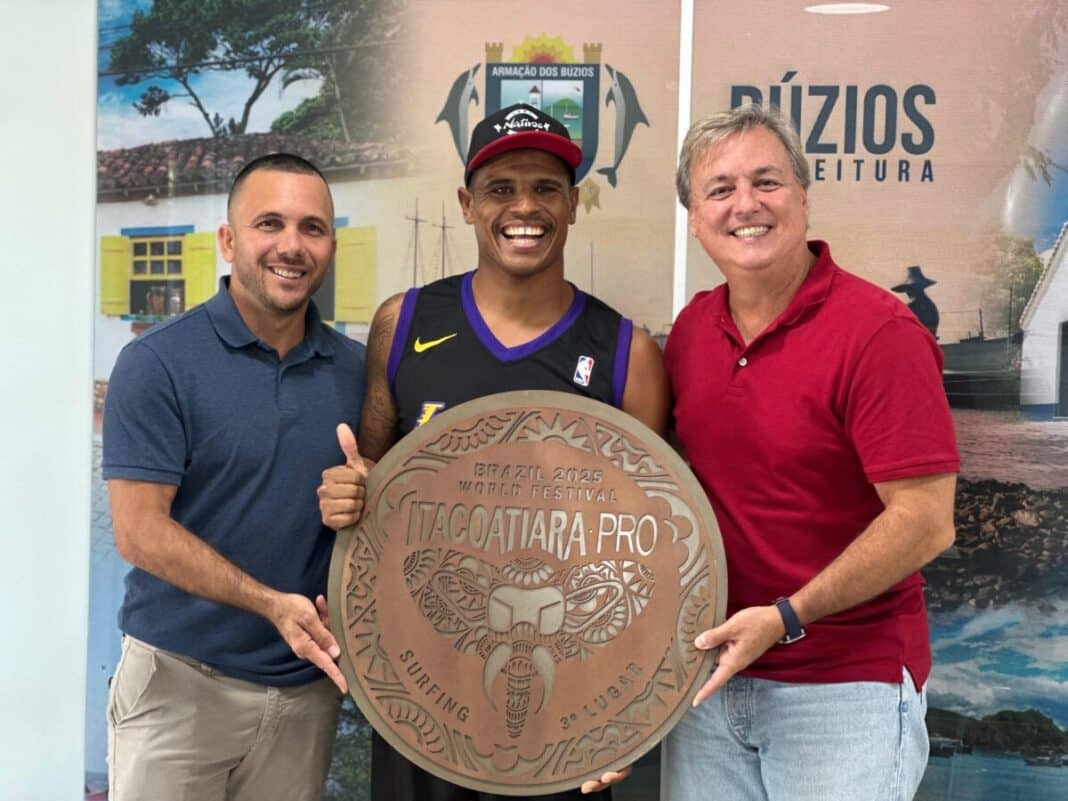 Atleta buziano brilha no cenário mundial do surfe e conquista 3º lugar no Itacoatiara- Pro