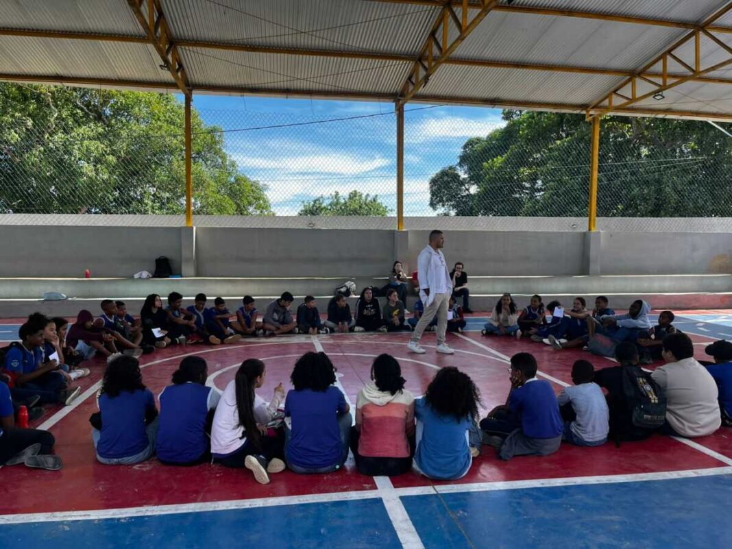 CRAS do Morro do Milagre realiza ação descentralizada em escola do Retiro