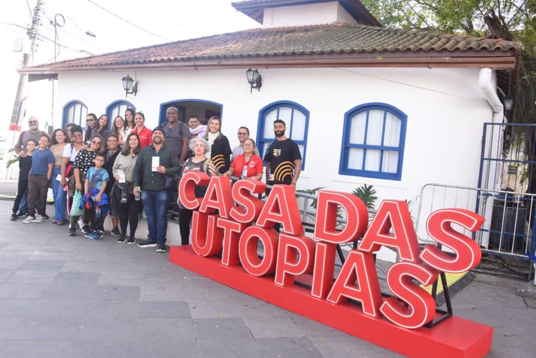 Casa das Utopias recebe visita de professores da APPAI e se consolida como novo atrativo turístico de Maricá