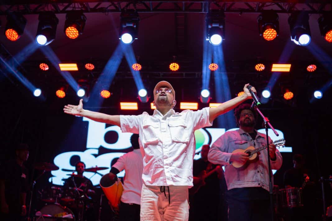 Com Praça do Spar lotada, Grupo Bom Gosto abre a Festa de São João em Maricá