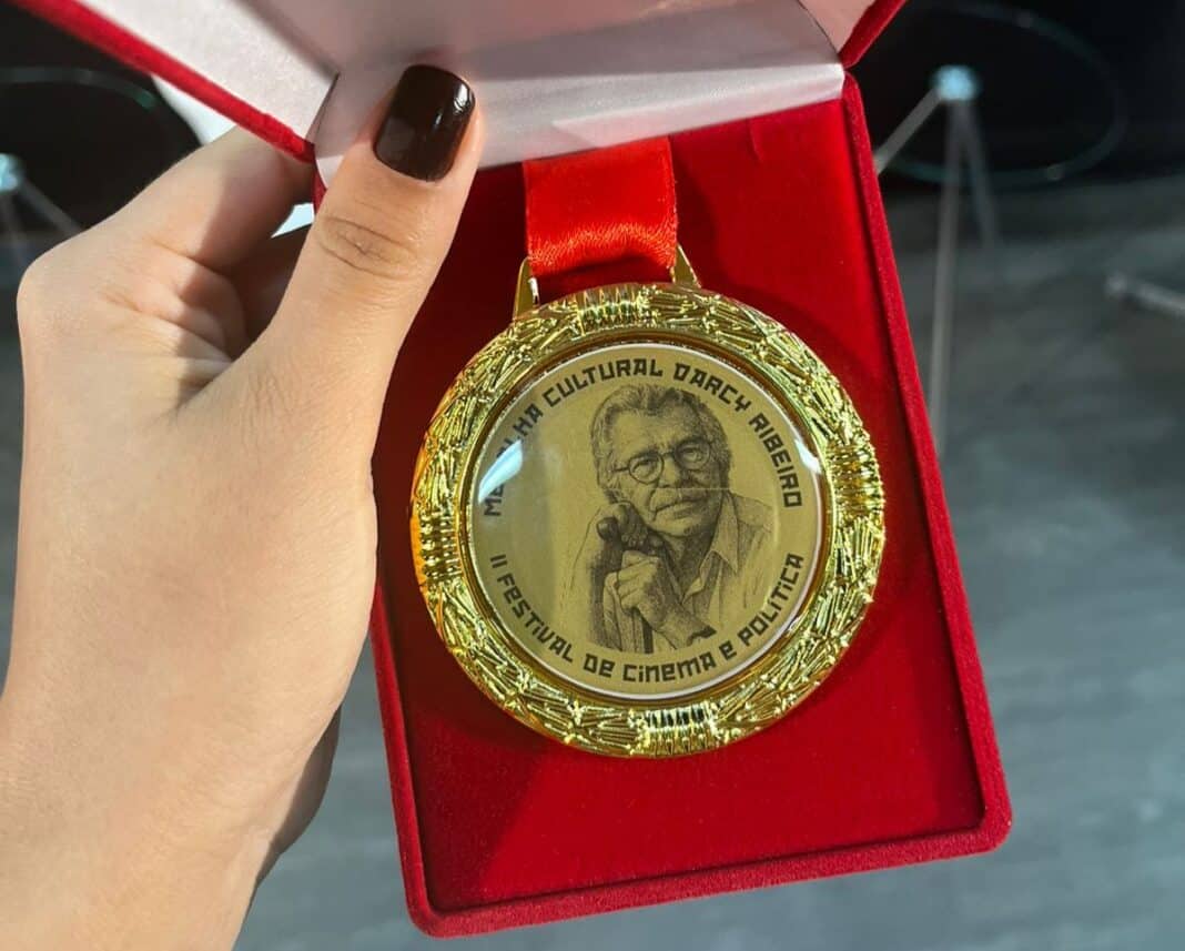 Medalha Cultural Darcy Ribeiro fez sua ‘estreia’ no 2º Festival de Cinema e Política de Maricá