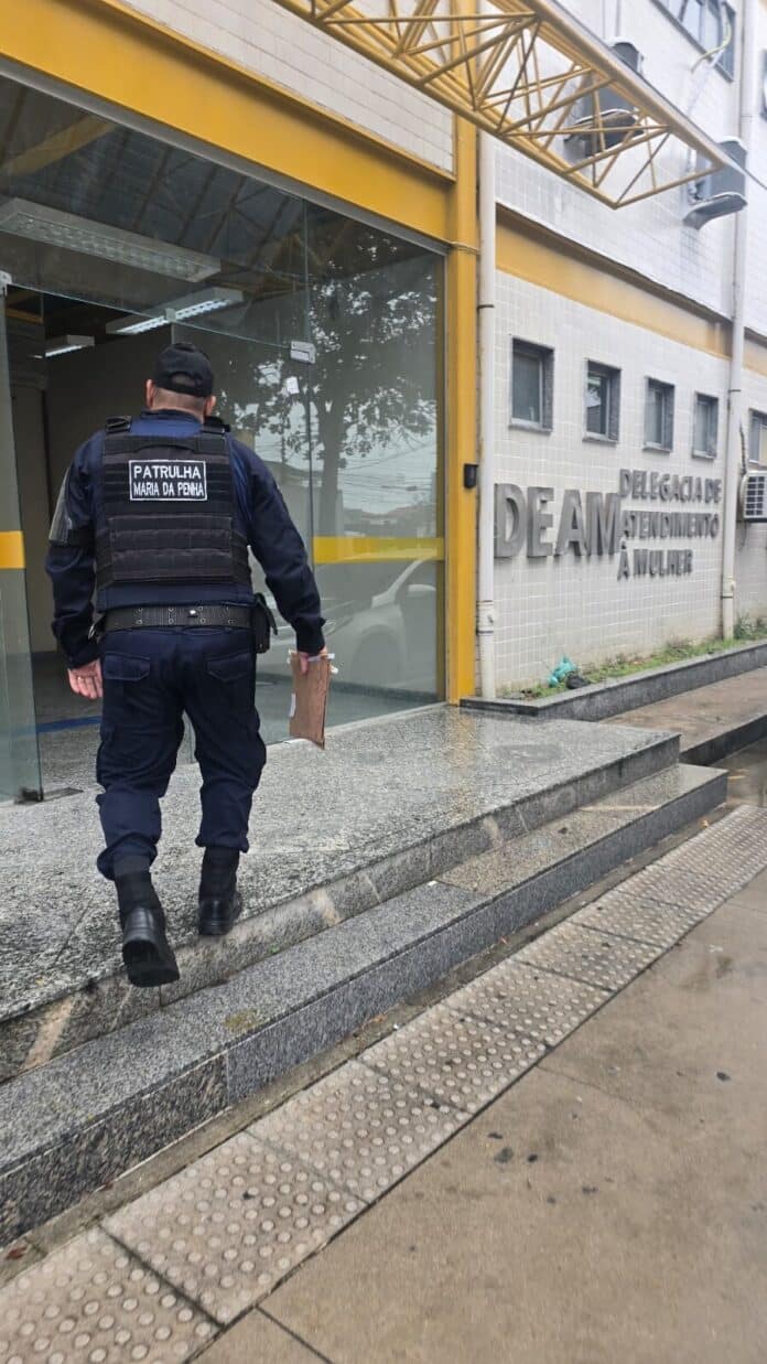 Patrulha Maria da Penha e Romu prendem dois homens por descumprimento de medida protetiva em Cabo Frio